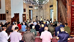90 Bin Camide fetih Suresi Okundu