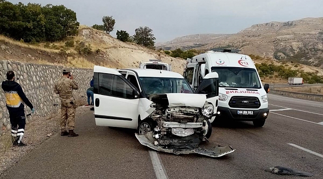 Akçadağ'da Kaza: 3'ü Asker 5 Yaralı