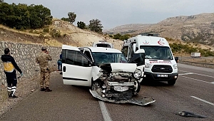 Akçadağ'da Kaza: 3'ü Asker 5 Yaralı