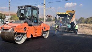 Akçadağ'da Asfaltlama Çalışmaları Devam Ediyor