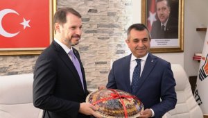 Bakan Albayrak, AK Parti İl Teşkilatını Ziyaret Etti