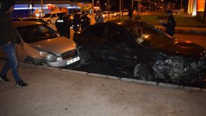 Battalgazi Kavşağında Trafik Kazası: 3 Yaralı
