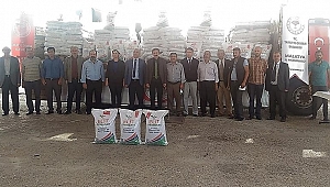 Çiftçileri Yonca Tohumu Dağıtıldı