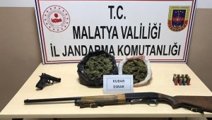 Jandarma 1 kilo 200 Gram Esrar Ele Geçirdi