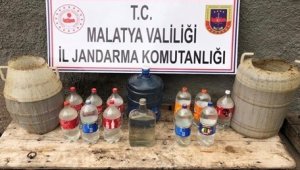 Jandarma Kaçak Rakı Ele Geçirdi