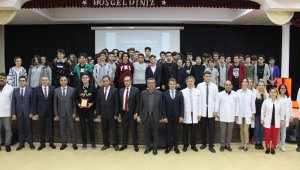 Özdemir, Robotik Yarışmasında Dünya 5'incisi Oldu