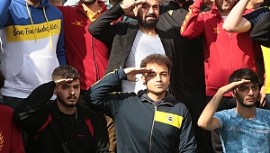 Yeni Malatyaspor Taraftarından Asker Selamı