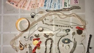 Anne-Kız Telefon Dolandırıcıların Kurbanı Oldu