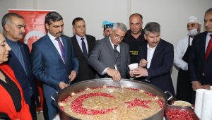 Belediye Personeline Aşure İkramı