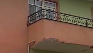 İtfaiye Ekibi, Mahsur Kalan Kediyi Kurtardı