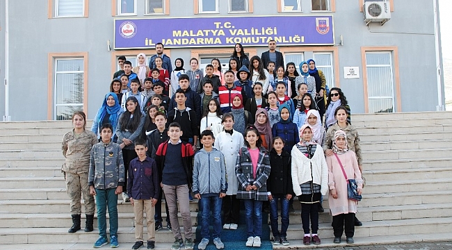 Jandarmadan Öğrencilere Yakın İlgi