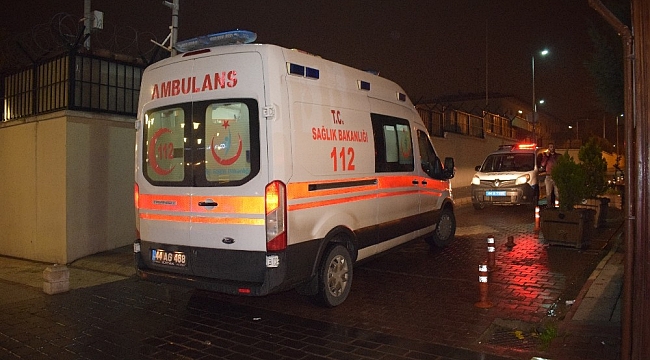 Kaza Yapan Araçta Bıçaklanmış Şahıs Polisi Harekete Geçirdi