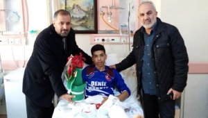 Maçta Ayağı Kırılan Futbolcuyu Ziyaret