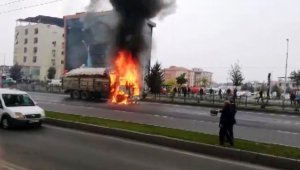 Malatya'da Kamyon Alev Topuna Döndü