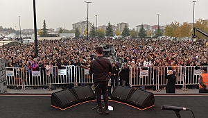 MalatyaPark AVM, 10'uncu Yılını Emre Aydın Konseriyle Kutladı