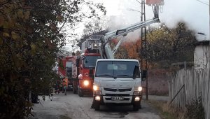 Tecde'de Boş Evde Yangın Çıktı