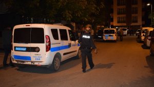 2 Ayrı Bıçaklı Kavgada 2 Kişi Yaralandı