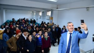 Başkan Çınar, Sanal Alemde Boğulup Kaybolmayın