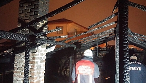 Çatı Yangını Maddi Hasara Yol Açtı