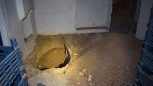 Çavuşoğlu Mahallesi'nde Kiraladıkları Evde Define Aradılar