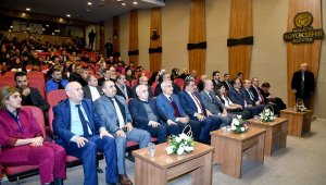 Gürkan, Akif, Gerçekten de Büyük Bir Şair