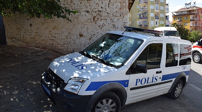 İki Grup Arasında Bıçaklı Kavga: 2 Yaralı