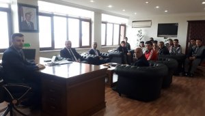 Kaya, Birinci Olan Güreşçileri Tebrik Etti