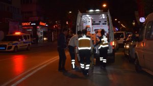 Kışla Caddesinde Döner Bıçaklı Muştalı Kavga: 2 Yaralı