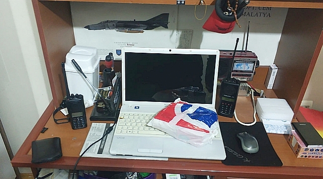 Polis Kanalları Dinlenilen telsizsiz Ele Geçirildi