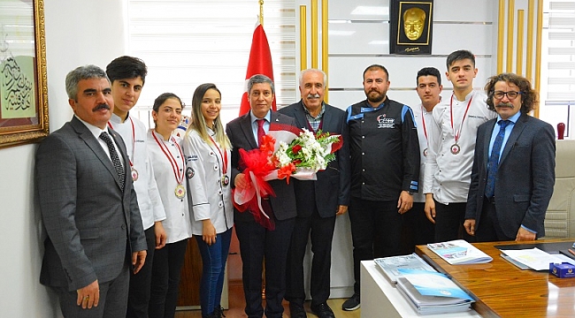 Uluslararası Aşçılar Şampiyonasından Madalya ile Döndüler