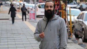 10 Yıldır Sakalını Uzatıyor