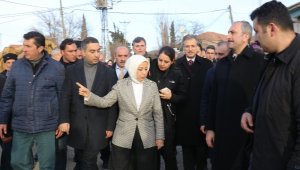Adalet Bakanı Gül, Deprem Bölgesinde İncelemelerde Bulundu
