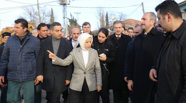 Adalet Bakanı Gül, Deprem Bölgesinde İncelemelerde Bulundu