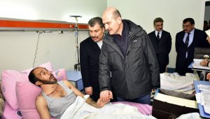 Bakanlardan Depremzedelere Geçmiş Olsun Ziyareti