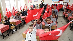 Başkan Güder, Öğrencilerin Karne Heyecanına Ortak Oldu