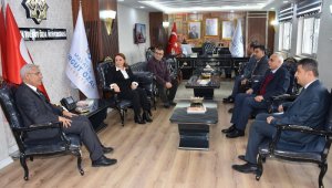 Başkan Güder, 'Tuttuğunu koparan bir rektörümüz'