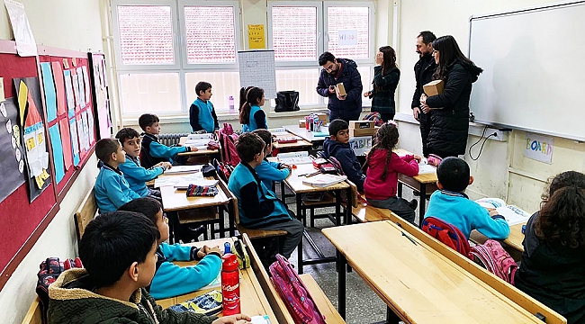 CMC Malatya'da 10 İlköğretim Okuluna Kitap Bağışında Bulundu
