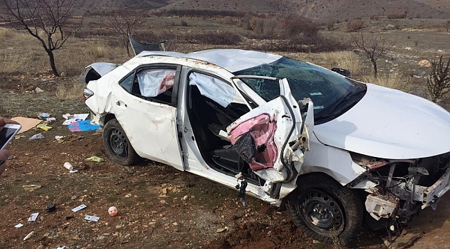 Doğanşehir Yolunda Otomobil Takla Attı: 3 Yaralı