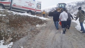 Felçli Kadının Yardımına Karla Mücadele Ekipleri Yetişti