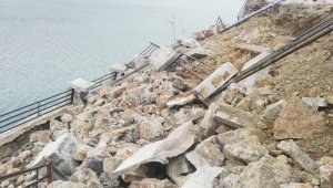Feribot İskelesi Ağır Hasar Gördü