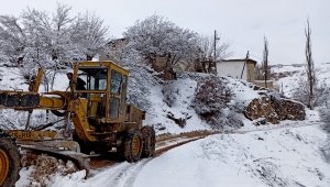 Pütürge İlçesinde Karla Mücadele Aralıksız Devam Ediyor