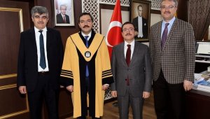Sağlık İl Müdürü Bentli Profesör Ünvanı Aldı