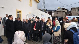 Sanatçılardan Depremzedelere Geçmiş Olsun Ziyareti