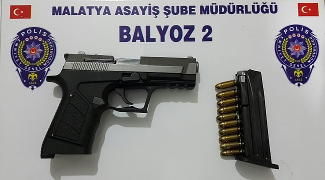 Uyuşturucu ve Silahlar Yakalandı: 4 Zanlı Gözaltına Alındı