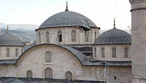 Yeni Cami Depremde Hasar Gördü