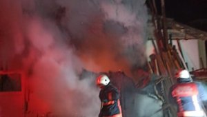 Yeşiltepe'de Evin Odunluğu Yandı