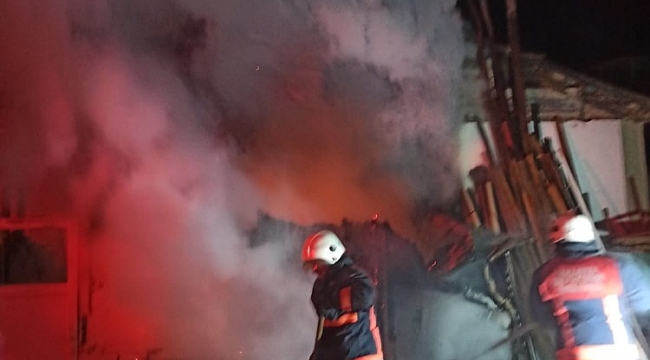 Yeşiltepe'de Evin Odunluğu Yandı