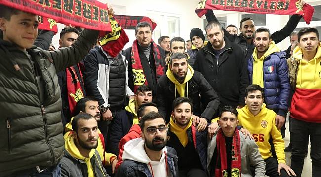 YMS'li Taraftarlar Depremzedeleri Unutmadı