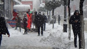 30 Santimi Aşan Kar Yağışı Hayatı Olumsuz Etkiliyor