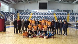 Büyükşehir Voleybal Takımı Sahasında Lideri Yendi